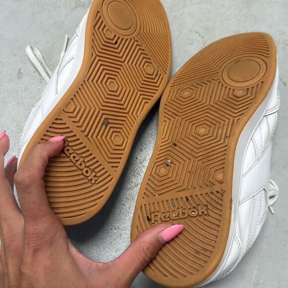 Reebok White Sneakers - Memory Tech Inside - Great Condition - Women's Size 8 - Picture 3 of 6